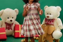 Maria Luiza veste vestido Sweetie, sapatilha Bibi, meias Sulezinho